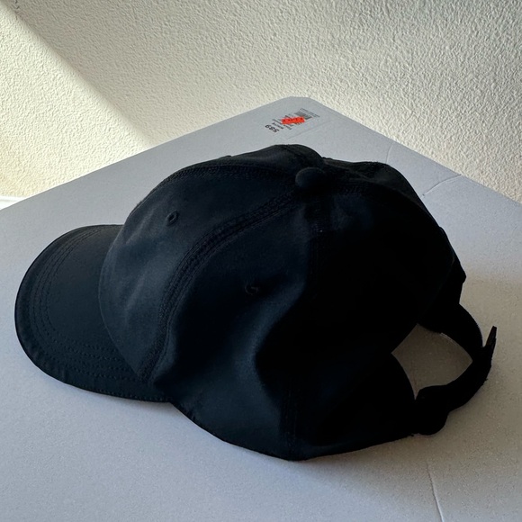 Black cap - Picture 4 of 5